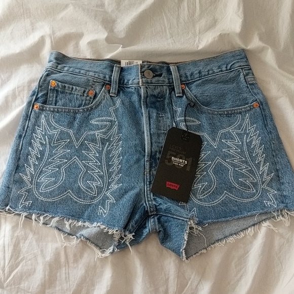 Levi's Del Norte Embroidered Jean Denim Shorts - Picture 4 of 8